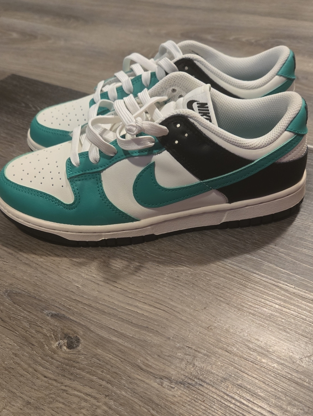 Nike Dunk NEW Low Sail/Stadium Green/Black Womens Size 9